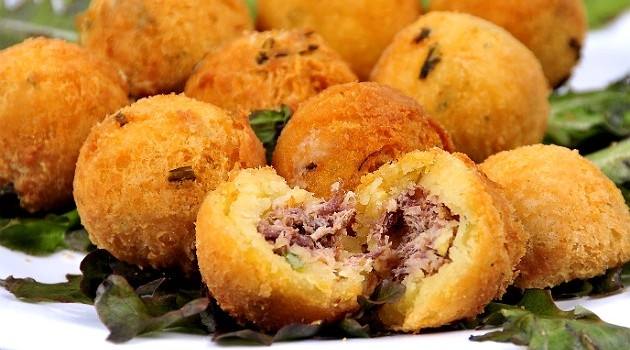 Bolinho de Mandioca com Carne Seca