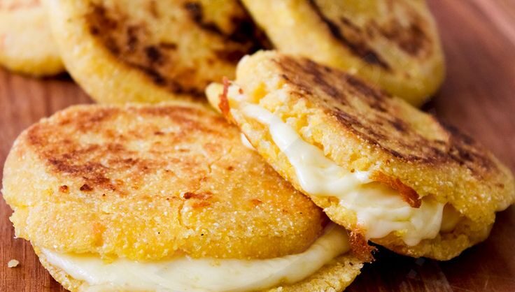 Arepas de Queijo Colombianas: Passo a Passo Completo